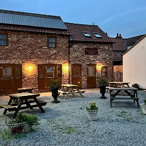 Hotel The Duke Of Wellington Courtyard
