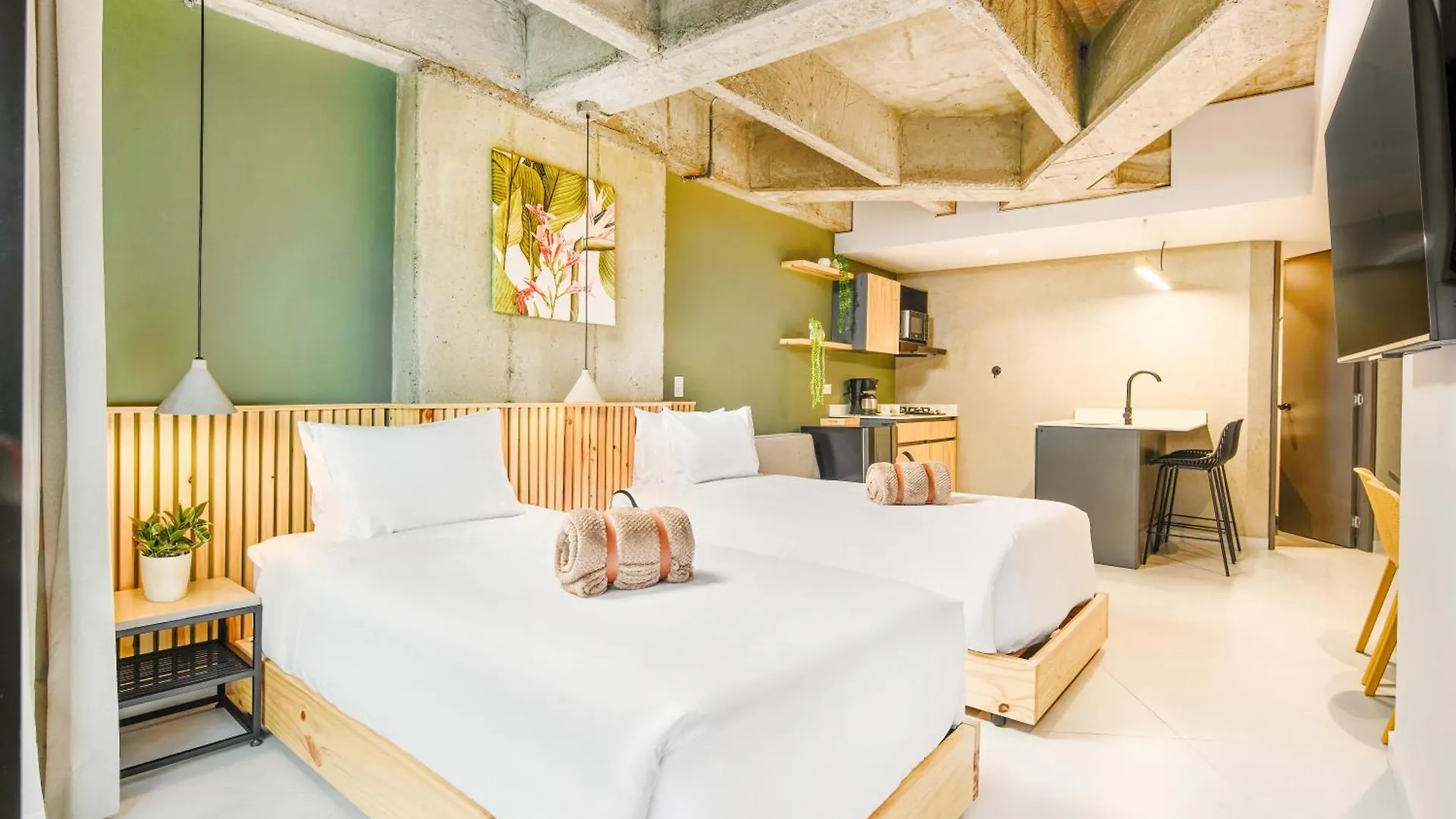 Hotel Firenze Lofts Medellín 4*,